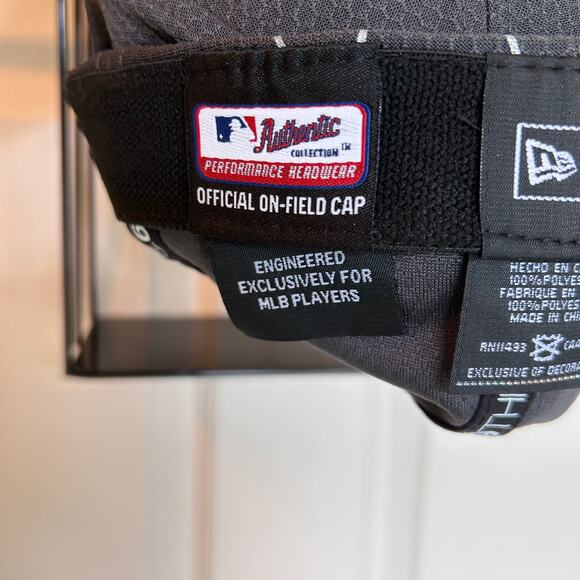 Boston Red Sox New Era 2018 World Series Champion Locker 39THIRTY Flex Hat - Picture 12 of 13